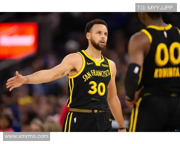 勇士队在对阵马刺时以29分的巨大优势取得胜利展现强大实力